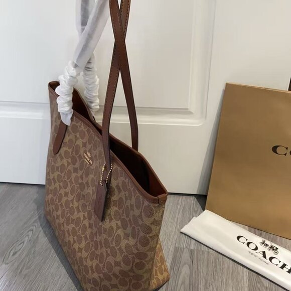 Coach Tote Bag - Picture 7 of 9